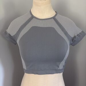 Garage B.DY Shirt Sleeve Crop Top Size XS
